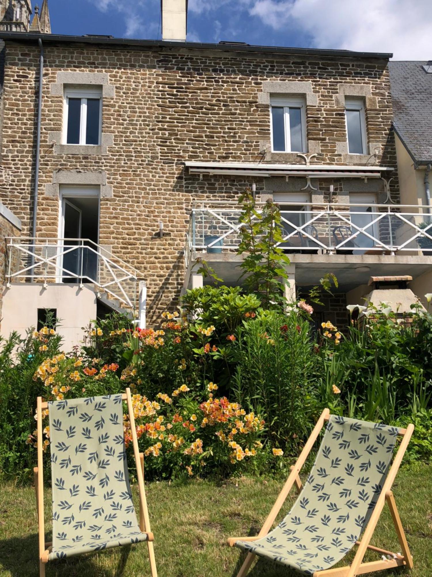 La Maison Du Lac Villa Saint-Hilaire-du-Harcouet Exterior photo